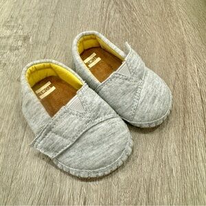 Toms Baby Crib Shoes Baby 3 Gray Hook and Loop Closure Wide Toe box